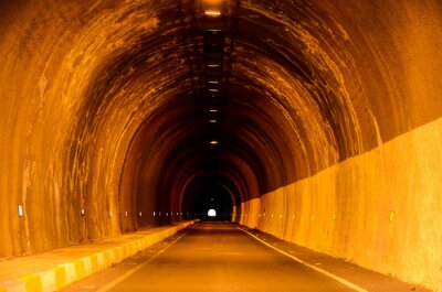 Fotobehang Gele ondergrondse tunnel