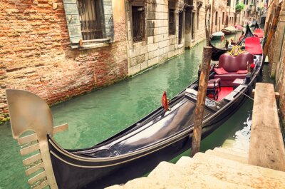 Fotobehang Glanzende gondel in Venetië