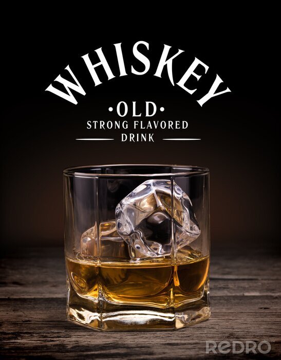 Fotobehang Glazen whisky op houten achtergrond.