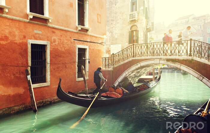 Fotobehang Gondel op kanaal in Venetië, Italië