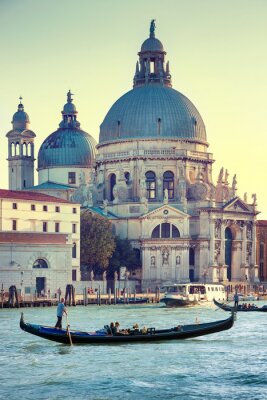 Gondelier op de achtergrond van de Venetiaanse basiliek