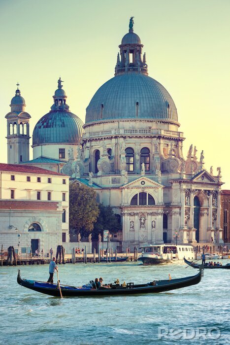 Fotobehang Gondelier op de achtergrond van de Venetiaanse basiliek