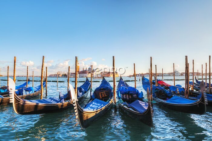 Fotobehang Gondels die op het Canal Grande in Venetië drijven