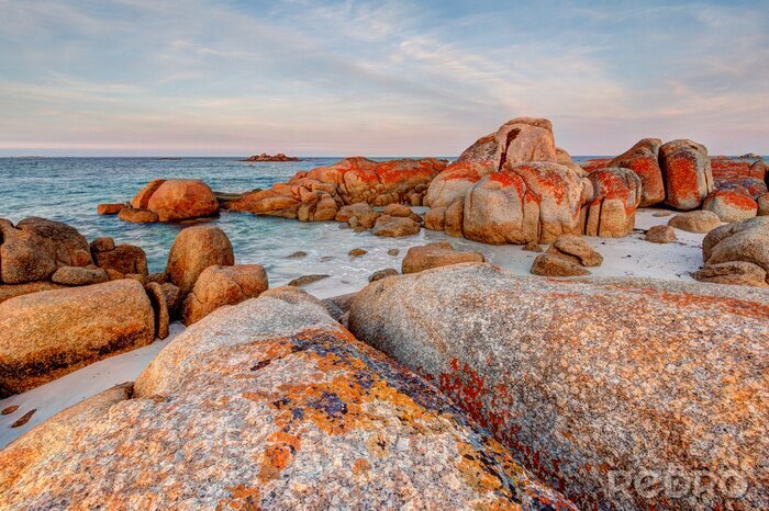 Fotobehang Granieten stenen bij de zee