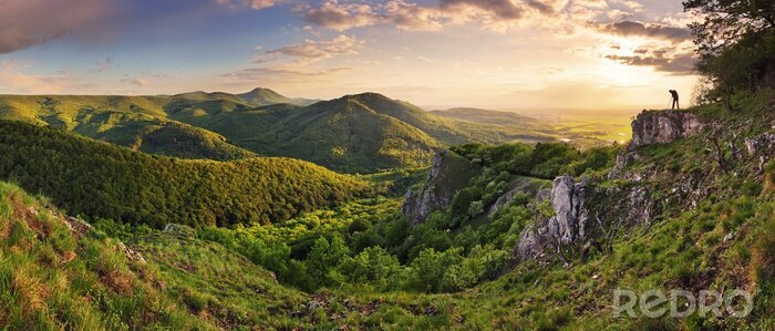 Fotobehang Green Rocky mountain bij zonsondergang - Slowakije