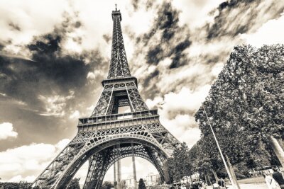 Grijs uitzicht op de Eiffeltoren