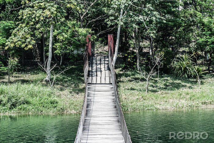 Fotobehang Grijze brug over de rivier