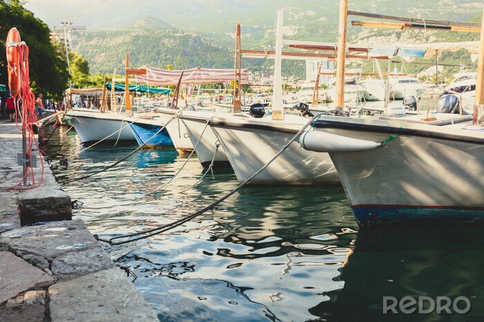 Fotobehang Haven in de zon met zeilboten