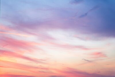 Fotobehang Hemel in de roze en blauwe kleuren. effect van licht pastel gekleurd van zonsondergang wolken wolk op de zonsondergang hemelachtergrond met een pastel kleur