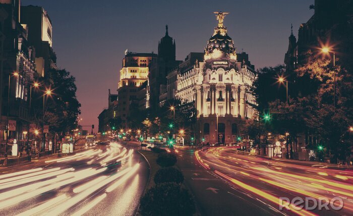 Fotobehang Het Metropolis-gebouw 's nachts, Madrid.