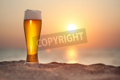 Fotobehang Hoppig drankje bij zonsondergang