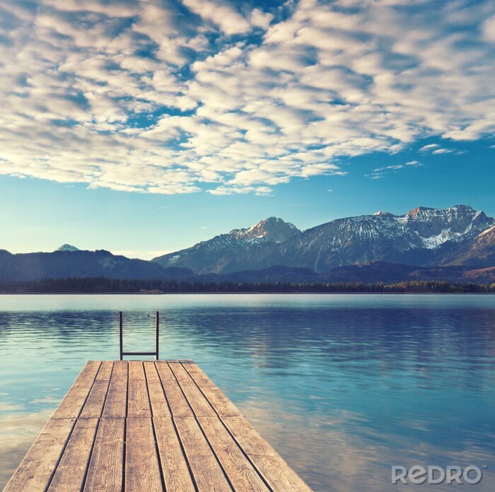Fotobehang Houten pier in de Alpen