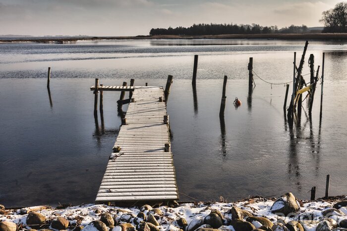 Fotobehang Houten pier in de winter in Denemarken