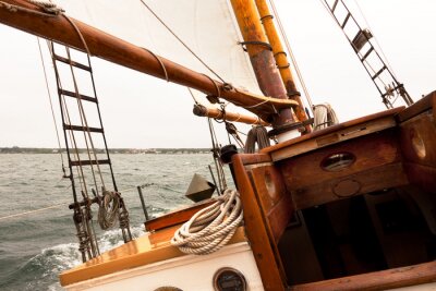 Fotobehang Houten zeilboot op zee