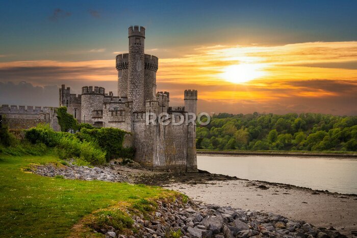 Fotobehang Iers kasteel bij zonsondergang