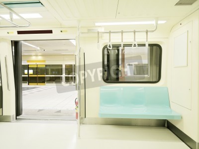Fotobehang Interieur van een trein in de metro