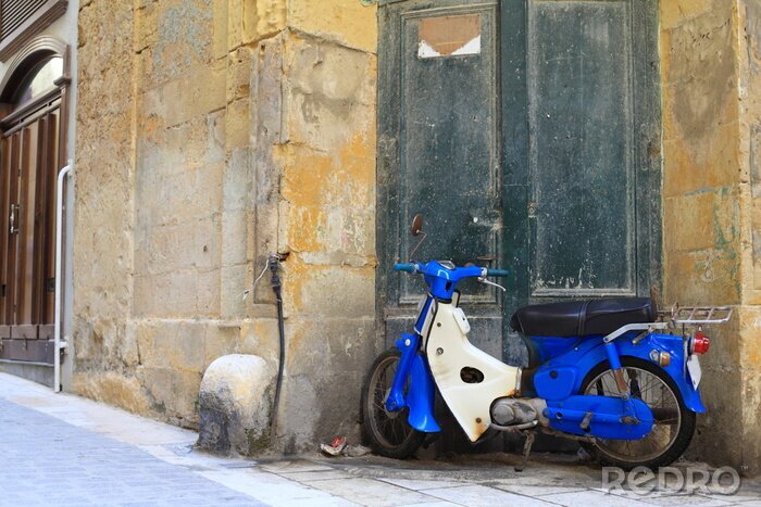 Fotobehang Klassieke Italiaanse stedelijke scène met scooter