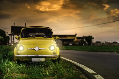 Fotobehang Kleine uitstekende Italiaanse auto Fiat Abarth