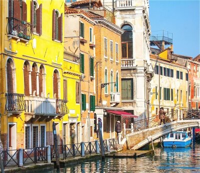 Fotobehang Kleurrijke gebouwen in Venetië