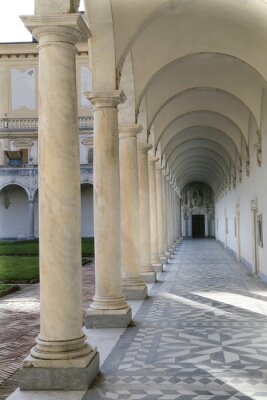 Fotobehang Kolommen en schaduwen aan de Certosa di San Martino