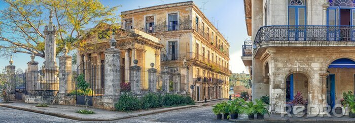 Fotobehang Koloniale gebouwen in Oud Havana