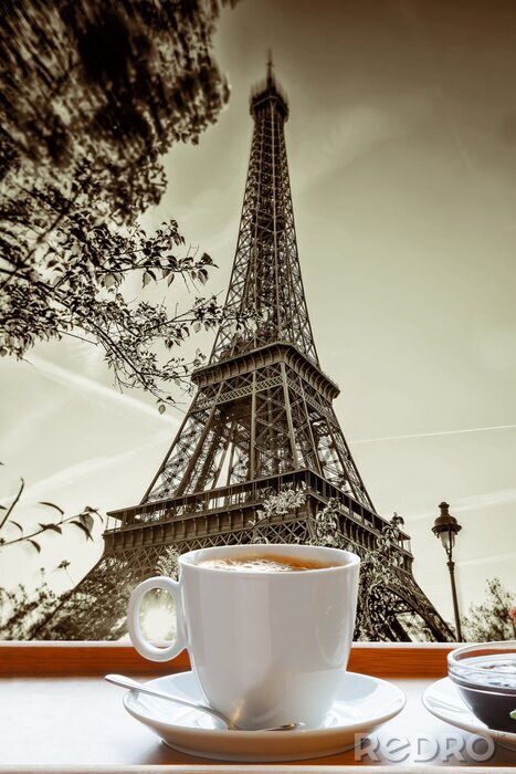Fotobehang Kopje koffie voor de Eiffeltoren