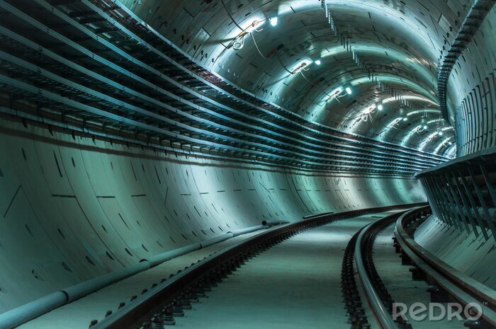 Fotobehang Koude spoortunnel