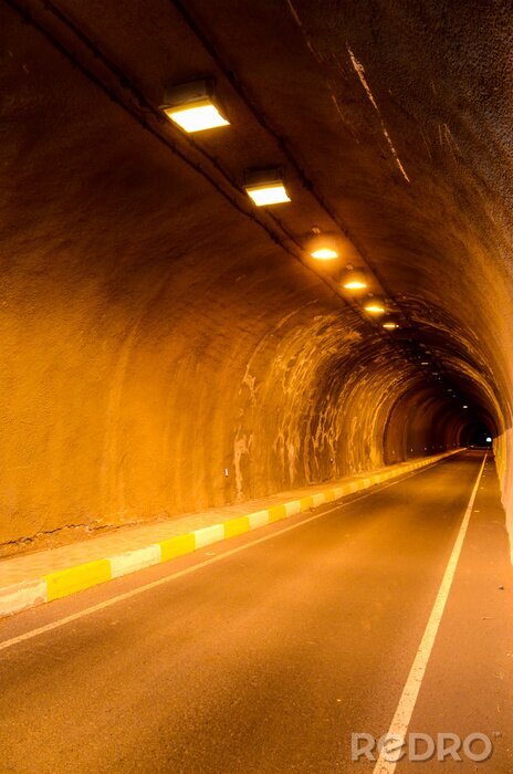 Fotobehang Lange ondergrondse tunnel