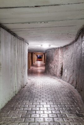 Fotobehang Lange oude tunnel