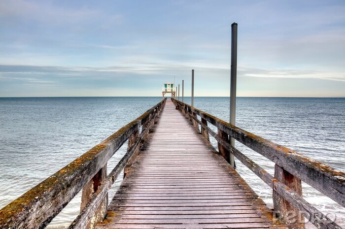 Fotobehang Lange pier bij de zee