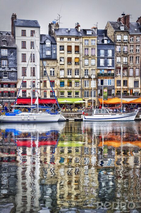 Fotobehang Le Vieux Bassin et le quai Saint Catherine à Honfleur
