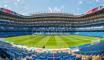 Fotobehang Leeg zonnig Santiago Bernabeu-stadion