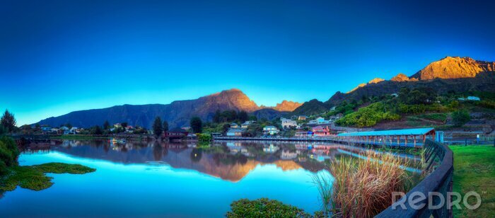 Fotobehang Lever de soleil sur le cirque de Cilaos - La Reunion