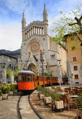 Mallorca straat en tram