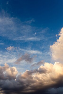 Fotobehang Marineblauwe lucht met witte wolken