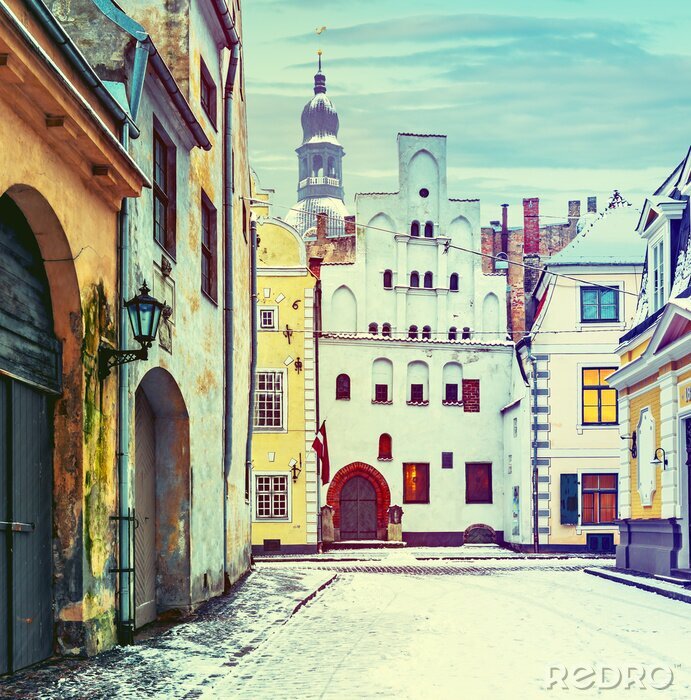 Fotobehang Middeleeuwse gebouwen in de oude stad van Riga, Letland, Europa