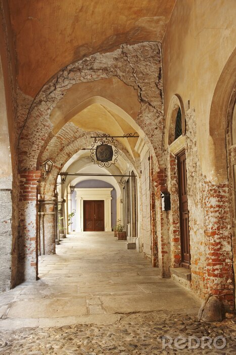 Fotobehang Middeleeuwse portiek, Avigliana
