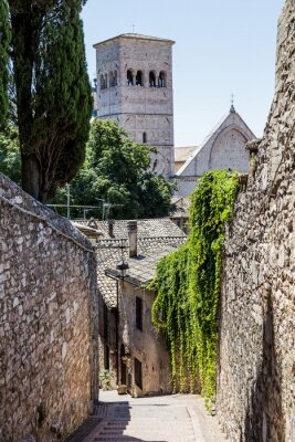 Fotobehang middeleeuwse straat in Assisi, Italië