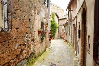 Fotobehang Middeleeuwse straat in de Italiaanse heuvel stad