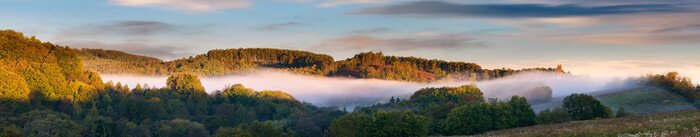 Fotobehang Mistig panorama van de natuur