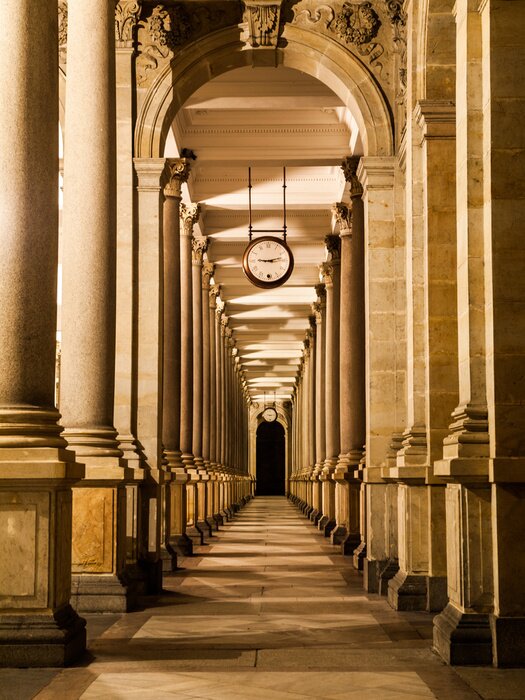 Fotobehang Molencolonnade nachts