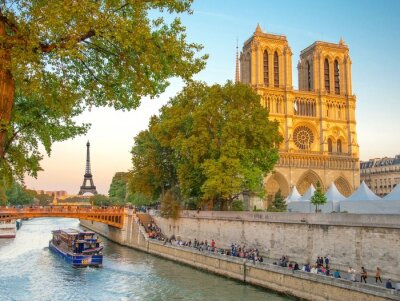 Fotobehang Monumenten van Parijs en toeristen