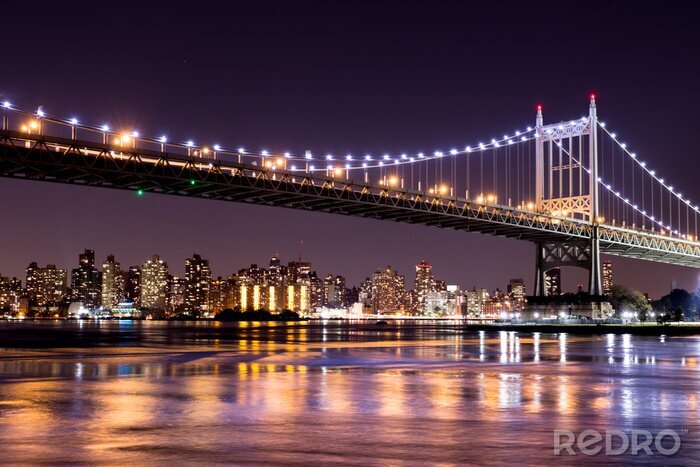 Fotobehang Mooie avond uitzicht van New York City en de 59th Street Ed Koch Bridge kijken over naar Manhattan.