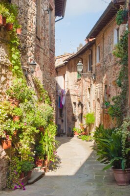 Fotobehang Mooie heuveltop stad in Toscane, Italië