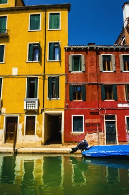 Fotobehang Mooie landschappen, kleurrijke huizen op het kanaal, Venetië, Italië