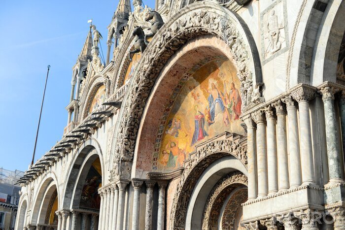 Fotobehang Muurschilderingen op de basiliek in Venetië