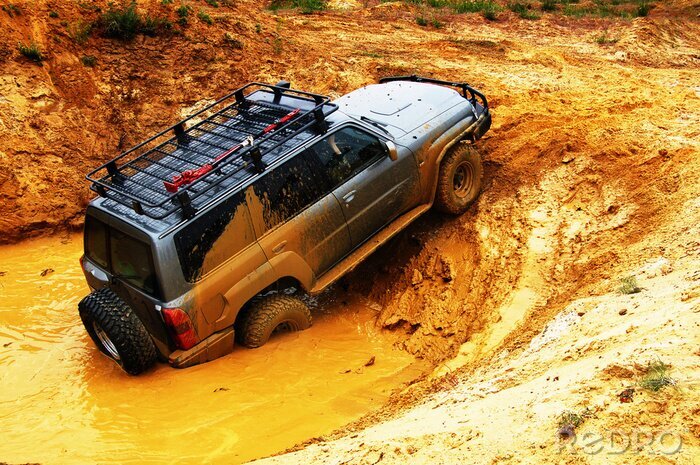 Fotobehang Off-road in de modder