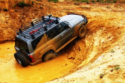 Fotobehang Off-road in de modder