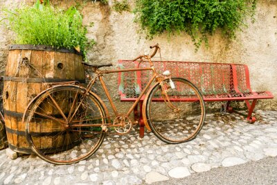 Fotobehang Oude roestige fiets