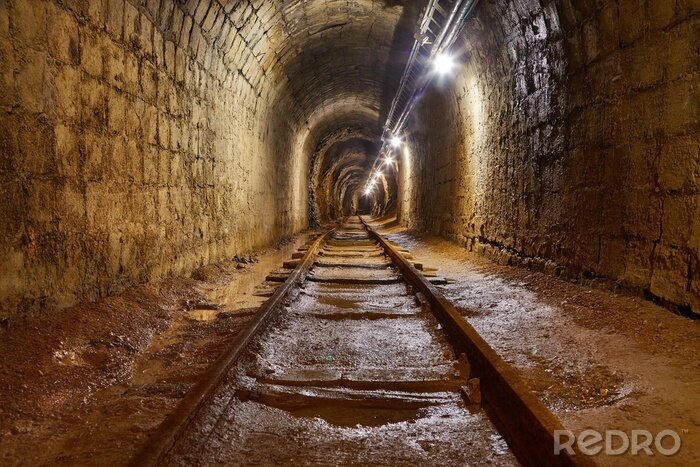 Fotobehang Oude tunnel in een mijn